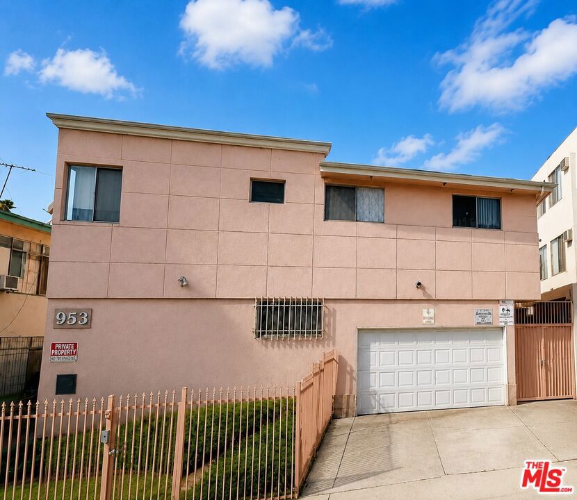 953 S Westmoreland Avenue #15