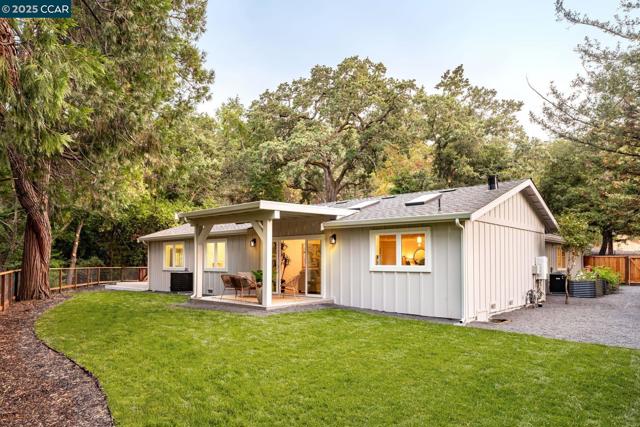 706 St Marys Road, Lafayette CA: https://media.crmls.org/mediaz/3ac57b1b-9f4b-476e-a366-75664ebc5ed8.jpg