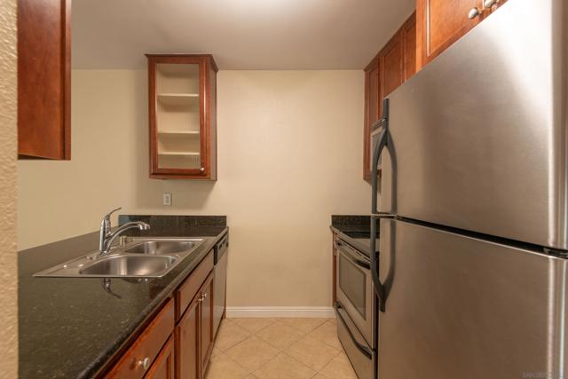 4860 Rolando Ct, San Diego CA: https://media.crmls.org/mediaz/3ac595e2-dc74-4c75-bf4d-c509cb5e3136.jpg