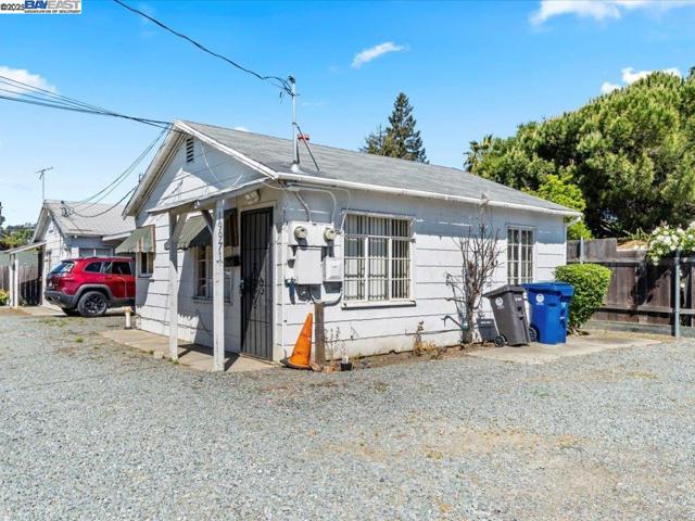 19979 Wisteria St, Castro Valley CA: https://media.crmls.org/mediaz/3ac5a61a-34c7-4388-b09c-eab6055959e6.jpg