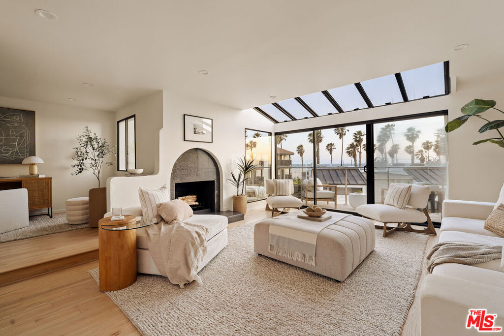 25 Sea Colony Drive