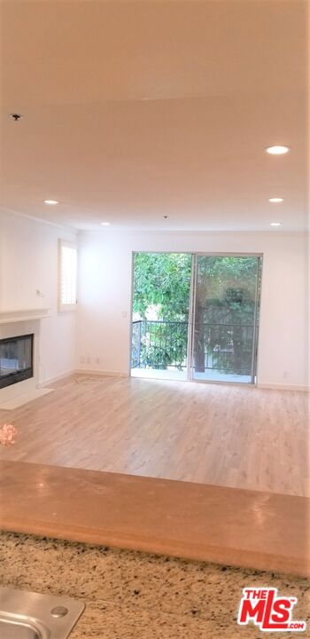 Image 3 for 1031 N Crescent Heights Blvd #1H, Los Angeles, CA 90046