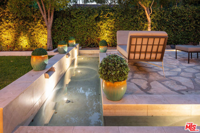1323 Club View Drive, Los Angeles CA: https://media.crmls.org/mediaz/3ac887cd-354d-4824-9d81-71319809f82b.jpg