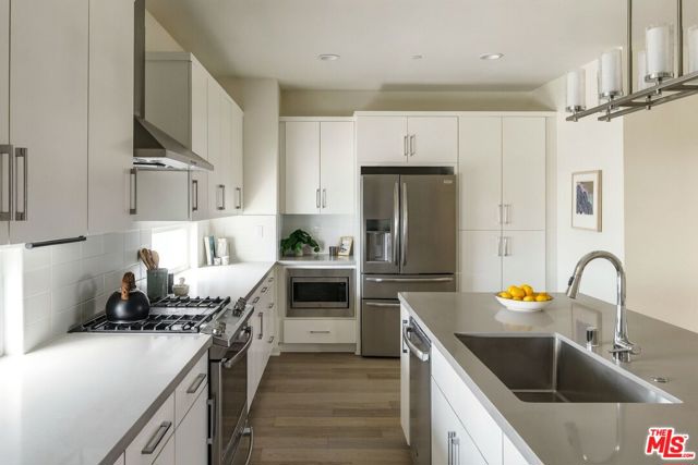 1120 North Avenue 56 photo 5
