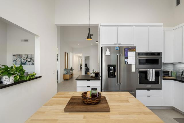 54808 Inverness Way, La Quinta CA: https://media.crmls.org/mediaz/3ac936d8-d120-4c75-8c1e-b8cf805574de.jpg