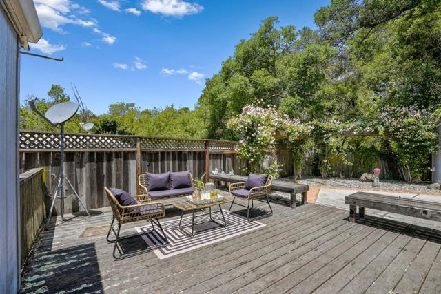 300 Plum Street, Capitola CA: https://media.crmls.org/mediaz/3ac96e77-4407-4986-8b5b-584e1a21cffa.jpg