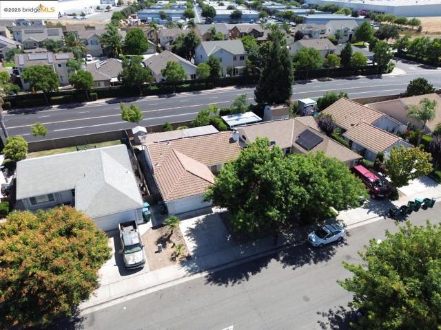 2960 Hebron Ln, Stockton CA: https://media.crmls.org/mediaz/3acab3fe-8db5-4a9e-8ec3-800de7d1dec5.jpg