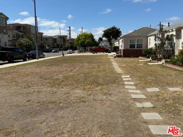 1300 W 218th Street, Torrance CA: https://media.crmls.org/mediaz/3acb0139-2937-41dc-b8f6-7110e0b7738b.jpg