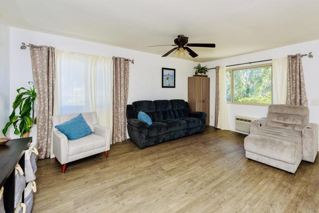 Detail Gallery Image 5 of 15 For 391 Emerald Ave #12,  El Cajon,  CA 92020 - 2 Beds | 1 Baths