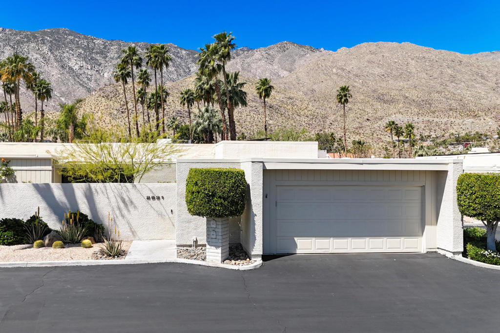 2631 Canyon South Drive, Palm Springs, CA 92264