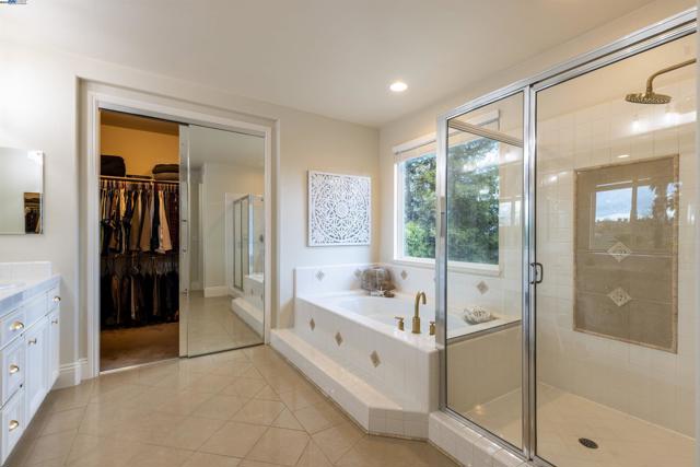 2522 Wood Hollow Dr, Livermore CA: https://media.crmls.org/mediaz/3acbdf4e-ca25-4914-b3c1-ef71a7ac50a7.jpg