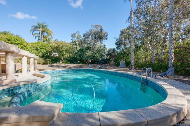 17770 Calle Mayor, Rancho Santa Fe, California 92067, 5 Bedrooms Bedrooms, ,7 BathroomsBathrooms,Single Family Residence,For Sale,Calle Mayor,250018090SD