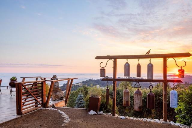 47600 Coast Ridge Road, Big Sur CA: https://media.crmls.org/mediaz/3accf4fb-af6c-4bda-90ef-ab049fef3984.jpg