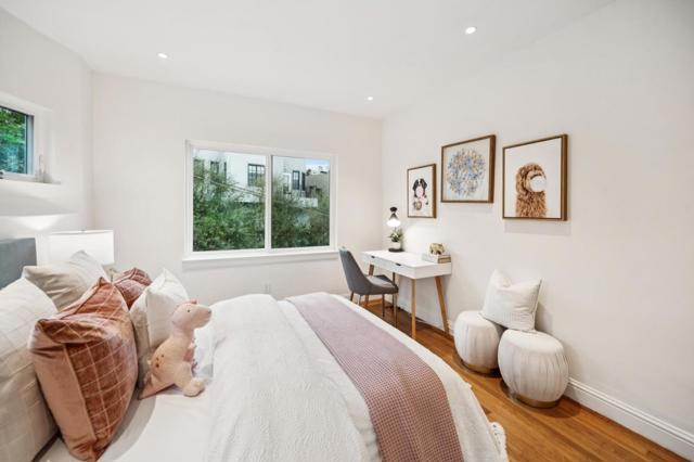 929 Darien Way, San Francisco CA: https://media.crmls.org/mediaz/3acd3f27-e2bb-4888-9816-24cf9ee6a068.jpg