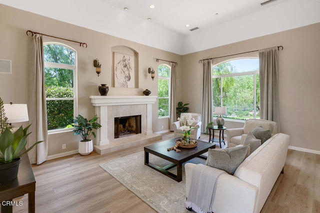 2625 Marvella Court, Camarillo CA: https://media.crmls.org/mediaz/3acd3f44-51bc-49bc-bab4-1943b0b67543.jpg