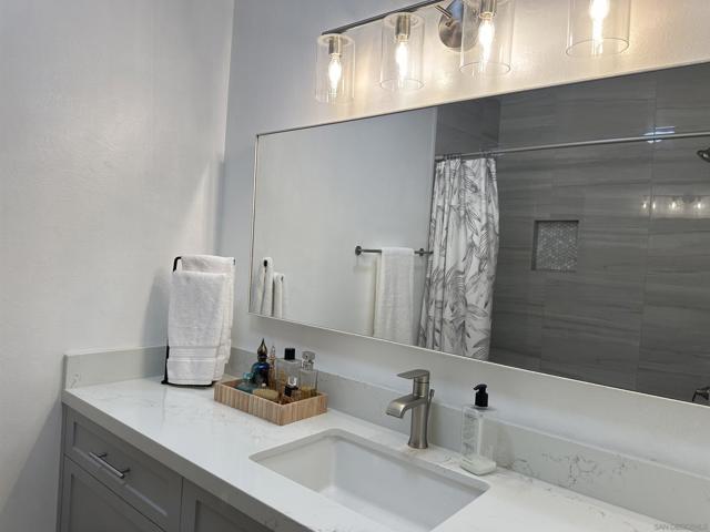 4116 Loma Riviera Ln, San Diego CA: https://media.crmls.org/mediaz/3acd4f1e-f05e-4116-913d-179d487654dd.jpg