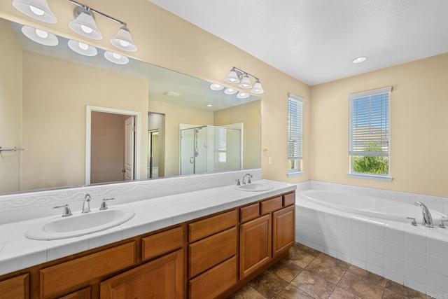 32066 Red Mountain Way, Temecula CA: https://media.crmls.org/mediaz/3acd64fe-bc58-4d96-910d-c3b5b2c37436.jpg