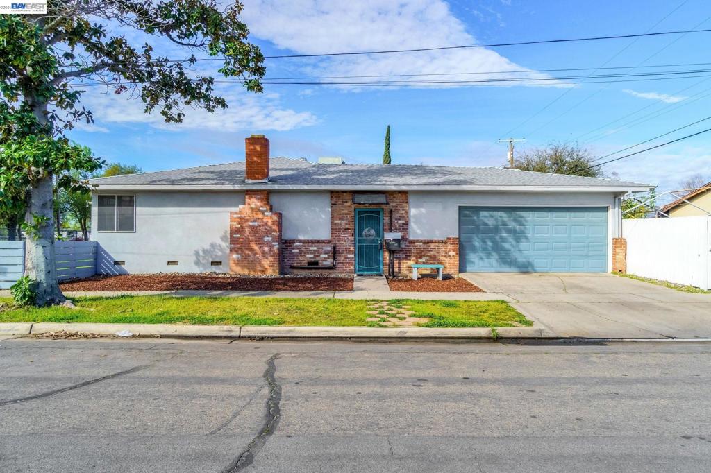 3495 E Dakota Ave