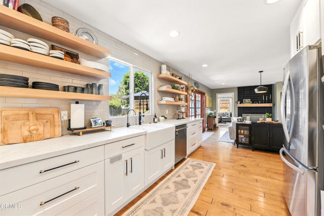 497 Azalea Street, Thousand Oaks CA: https://media.crmls.org/mediaz/3ace5960-53c3-4c2d-a500-aafe06368ecd.jpg