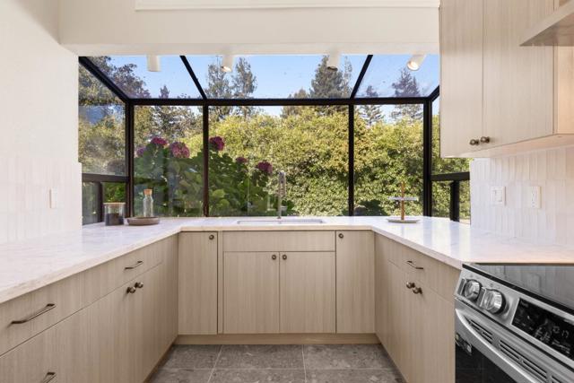 291 Atherton Avenue, Atherton CA: https://media.crmls.org/mediaz/3ace6235-8c48-4e8d-99da-5c0163a8ea50.jpg