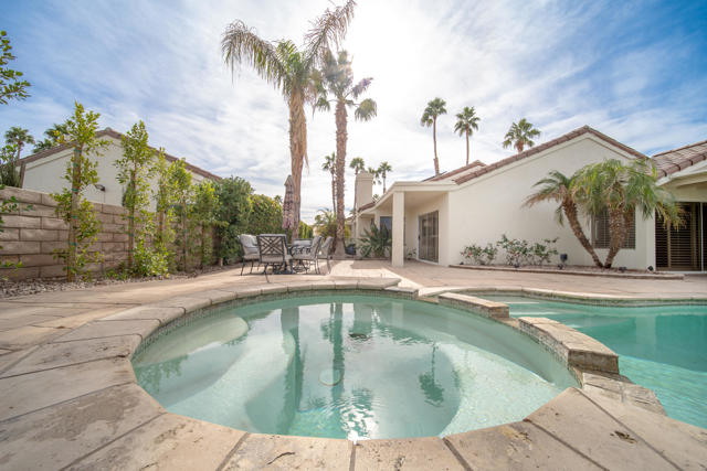 43512 Via Magellan Drive, Palm Desert CA: https://media.crmls.org/mediaz/3ace9108-facc-445f-9b6c-0c1547b36d85.jpg