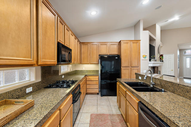 45595 Banff Springs Street, Indio CA: https://media.crmls.org/mediaz/3acf0432-04dd-4174-9aa4-c72f188c0698.jpg