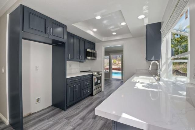 Detail Gallery Image 12 of 35 For 6428 El Perico Ln, Carlsbad,  CA 92009 - 4 Beds | 2 Baths