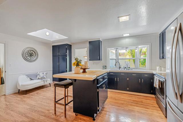 649 Del Roy Court, Campbell CA: https://media.crmls.org/mediaz/3acf8129-9856-45e0-b24b-2b987c0a5f09.jpg