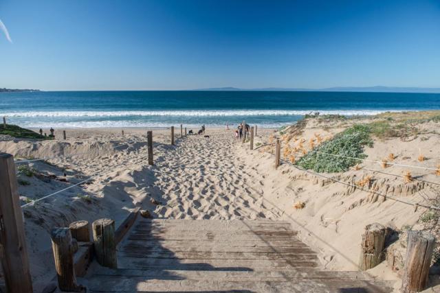 Image 19 of 27 For 125 Surf Way 305