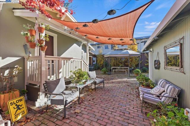 905 S Livermore Ave, Livermore CA: https://media.crmls.org/mediaz/3ad00e4e-eca4-4952-b381-5442bf5b4f57.jpg