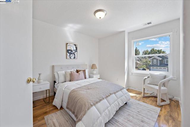 1218 Locust Dr, Vallejo CA: https://media.crmls.org/mediaz/3ad011bc-2c39-4989-be56-71520c0edd48.jpg