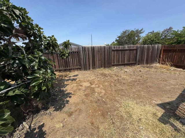 10490 Stanfield Cir, San Diego CA: https://media.crmls.org/mediaz/3ad034aa-2951-4290-8626-c11b6cff5d4c.jpg