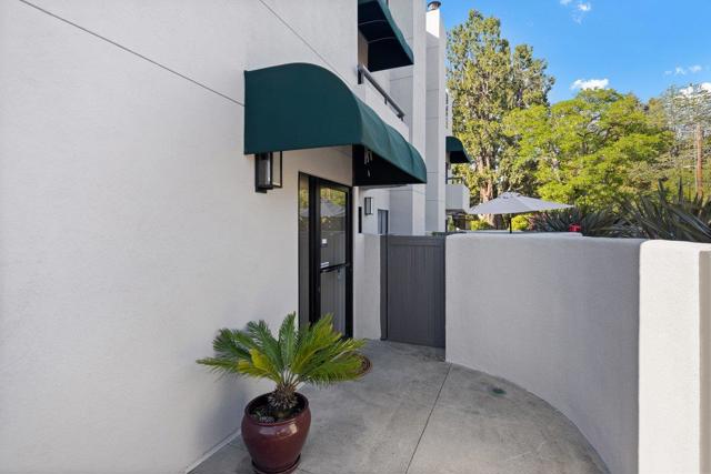 5 W Bellevue Avenue, San Mateo CA: https://media.crmls.org/mediaz/3ad0f1f9-e923-40e5-afa3-d3968569043a.jpg