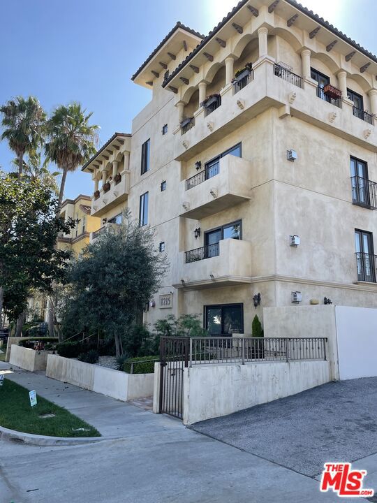 feature listing property photo
