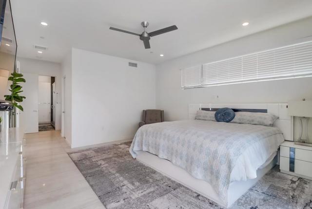 140 Imperial Beach Blvd, Imperial Beach CA: https://media.crmls.org/mediaz/3ad21485-c138-4614-ba4a-d7a297dc1697.jpg