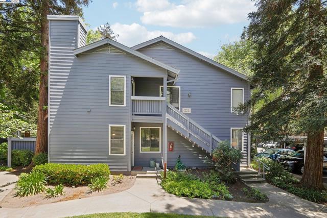 7104 Cross Creek Cir, Dublin CA: https://media.crmls.org/mediaz/3ad269e8-0406-4364-812c-248570830723.jpg