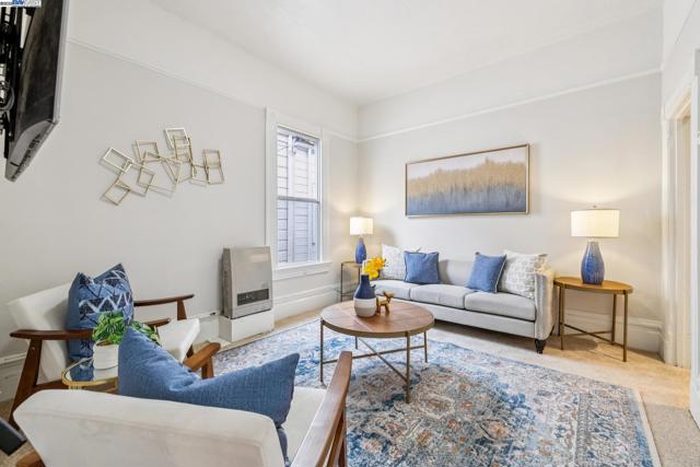 545 Central Ave, Alameda CA: https://media.crmls.org/mediaz/3ad2e392-23db-47e5-bfbe-1875aa915ee7.jpg