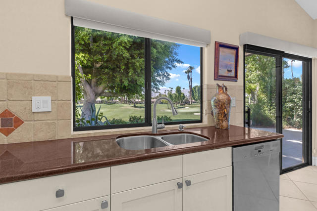 207 Bouquet Canyon Drive, Palm Desert, CA 92211