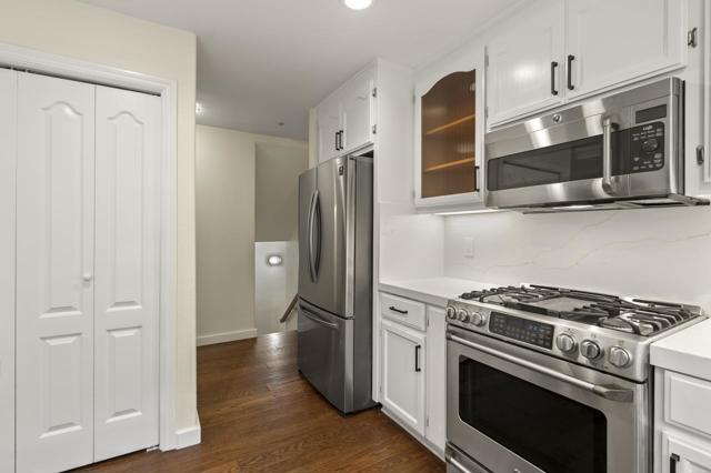 300 Carrera Circle, Aptos CA: https://media.crmls.org/mediaz/3ad38d2d-b69e-4523-819a-7c93d2c22686.jpg