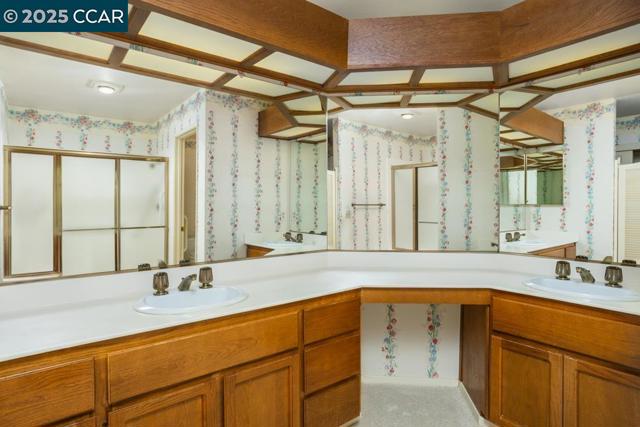4217 Terra Granada Dr, Walnut Creek CA: https://media.crmls.org/mediaz/3ad497a0-3c63-4cdf-9be1-e17619f5c864.jpg