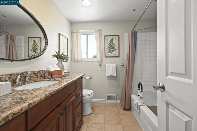 3701 Sattler Dr, Concord CA: https://media.crmls.org/mediaz/3ad4beb0-35e5-407a-9fef-890e697bcd4b.jpg