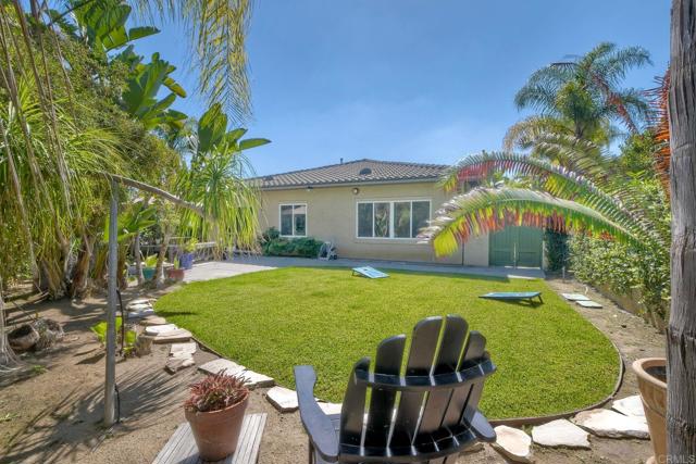 Detail Gallery Image 6 of 30 For 1701 Hilo Dr, Vista,  CA 92081 - 3 Beds | 2/1 Baths