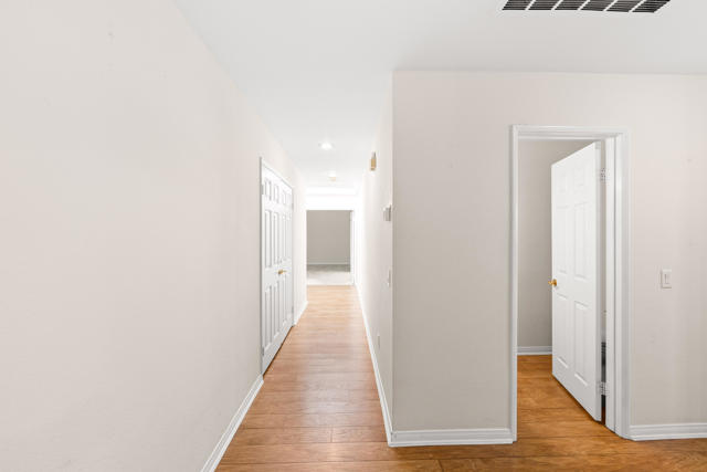 77739 Cape Verde Drive, Palm Desert CA: https://media.crmls.org/mediaz/3ad617da-9d82-4cc9-94db-0f88404e4241.jpg