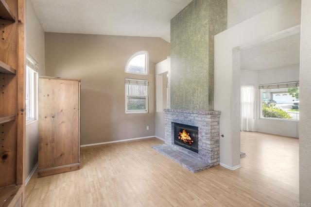 1428 Eastview Court, Oceanside CA: https://media.crmls.org/mediaz/3ad6be23-784c-4f52-916b-0ac8817cc924.jpg