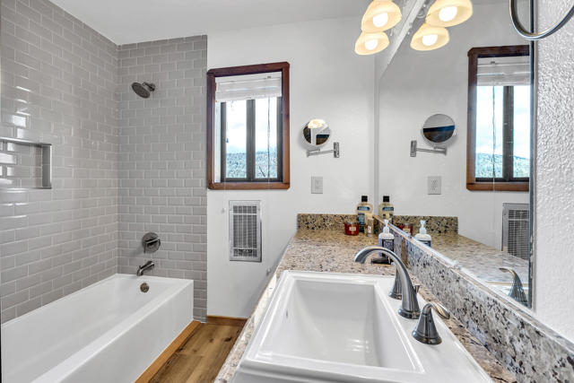 53184 Double View Drive, Idyllwild CA: https://media.crmls.org/mediaz/3ad70e95-4384-4309-8c8e-ec44df9418cd.jpg