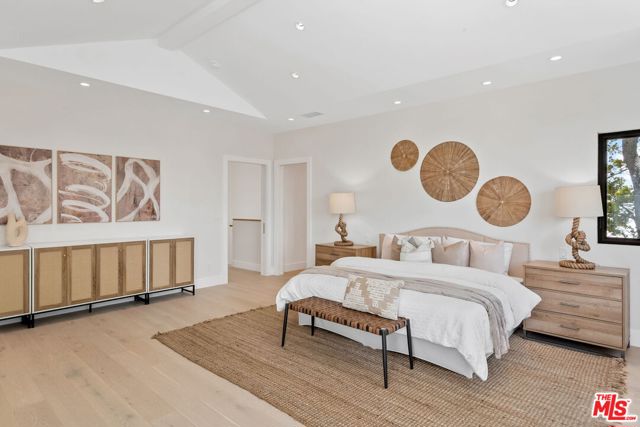 13048 Rose Avenue, Los Angeles CA: https://media.crmls.org/mediaz/3ad73117-d17a-4d8f-8c18-a614ccef59d3.jpg