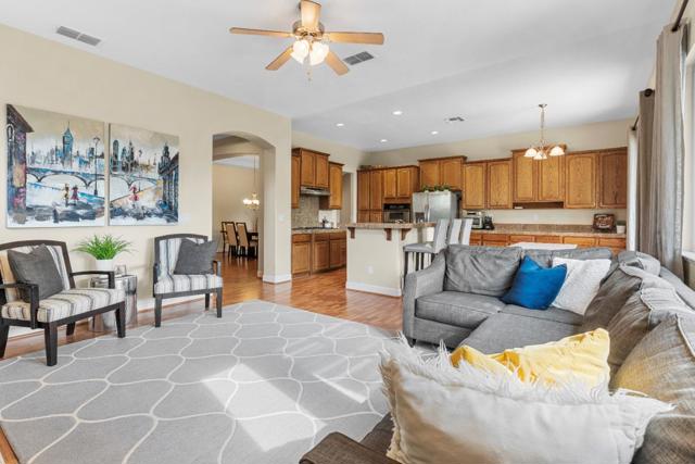 505 Porter Court, Folsom CA: https://media.crmls.org/mediaz/3ad77988-a713-4ef6-be2f-5dc0b7fa906b.jpg