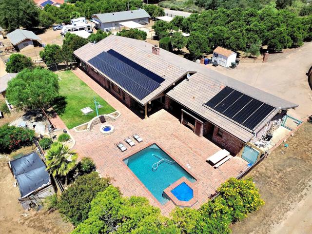 29481 Miller Road, Valley Center CA: https://media.crmls.org/mediaz/3ad7bd85-5cd2-4f5d-b006-b6f2b7bdd65b.jpg