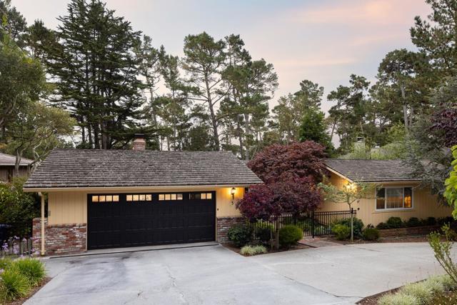5 Wyndemere Vale, Monterey CA: https://media.crmls.org/mediaz/3ad7cc2d-d6ce-4947-96f7-3dbb044c883d.jpg