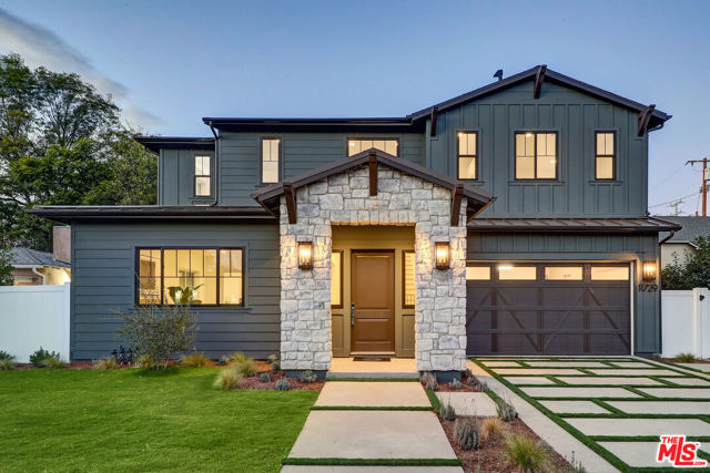 11729 Hartsook Street, Valley Village CA: https://media.crmls.org/mediaz/3ad8403c-3b83-41f8-99da-436223b1eb72.jpg